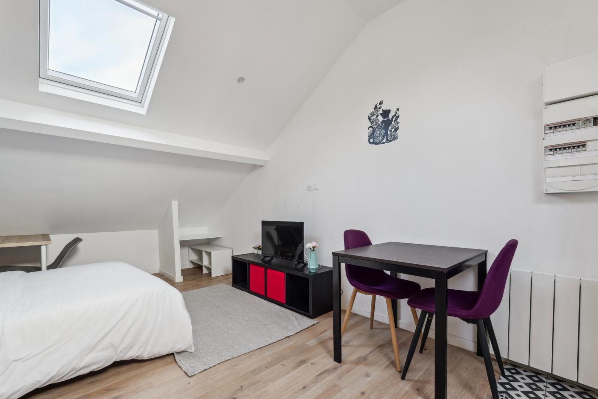 Budget Appart Avec Parking Au Centre-Ville Шарлевиль-Мезьер Экстерьер фото
